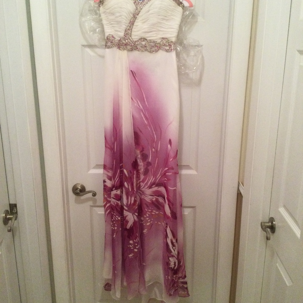 Elegant long white dress with mauve print and beaded trim